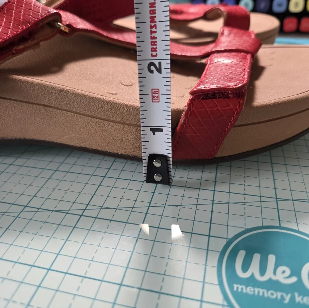 Vionic Size 10 Red Wedge Sandals - Picture 6 of 16